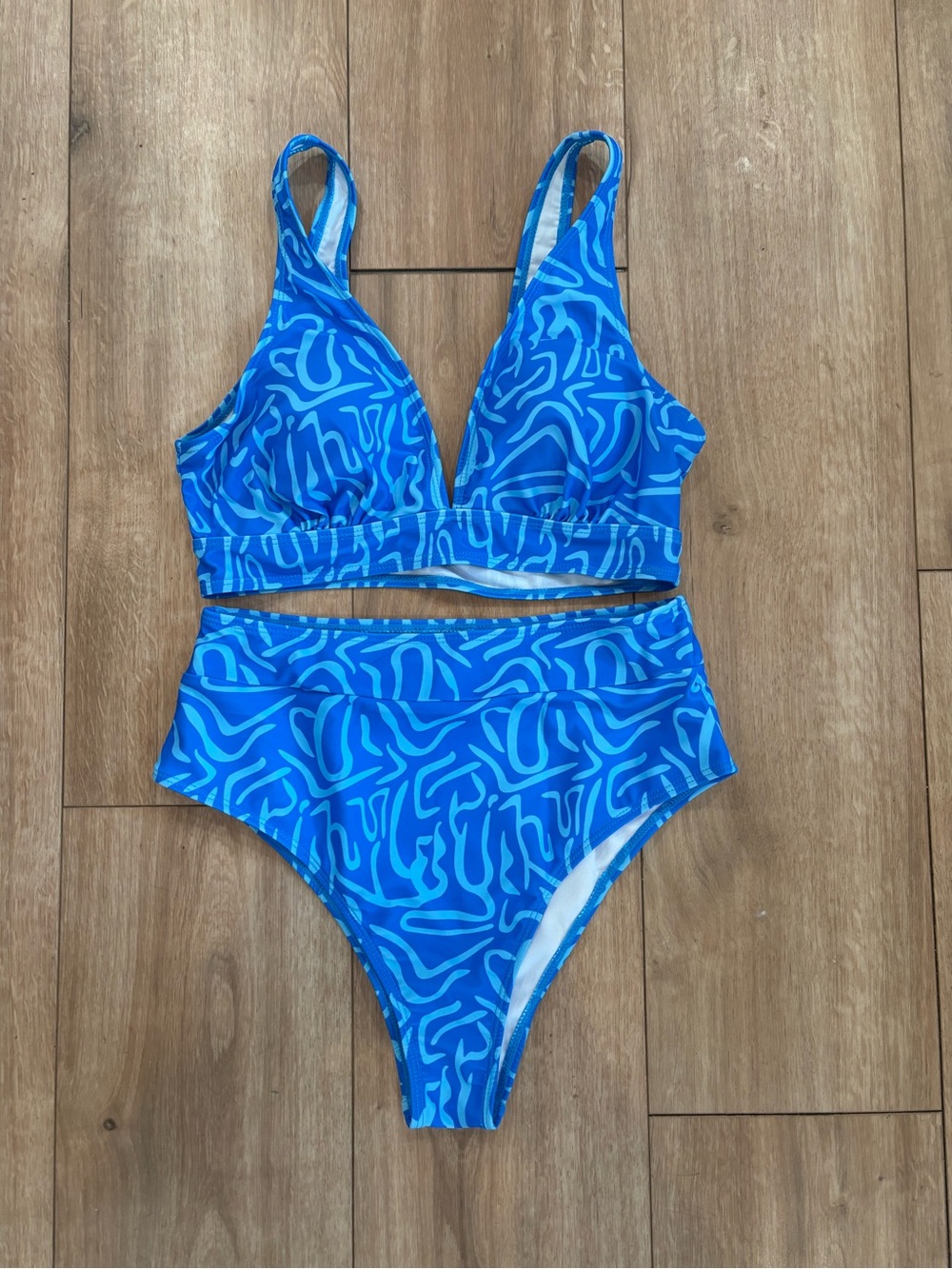 SHEIN Women’s Blue Abstract Print Bikini Set